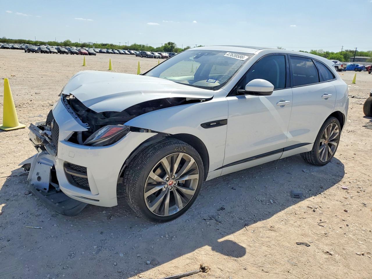 2017 Jaguar F-Pace 35t R-Sport, VIN SADCL2BV6HA062151 — Front end