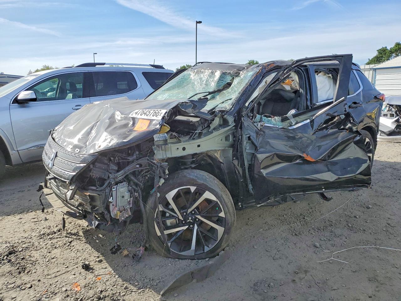 2024 Mitsubishi Outlander SE, VIN JA4J3VA88RZ012039 — Rollover