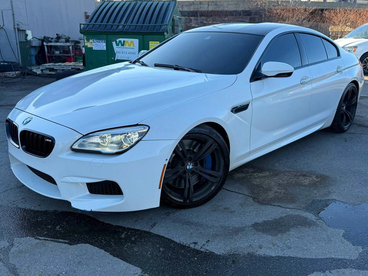 2016 BMW M6, VIN WBS6E9C56GG437177 — Мелкие вмятины и царапины
