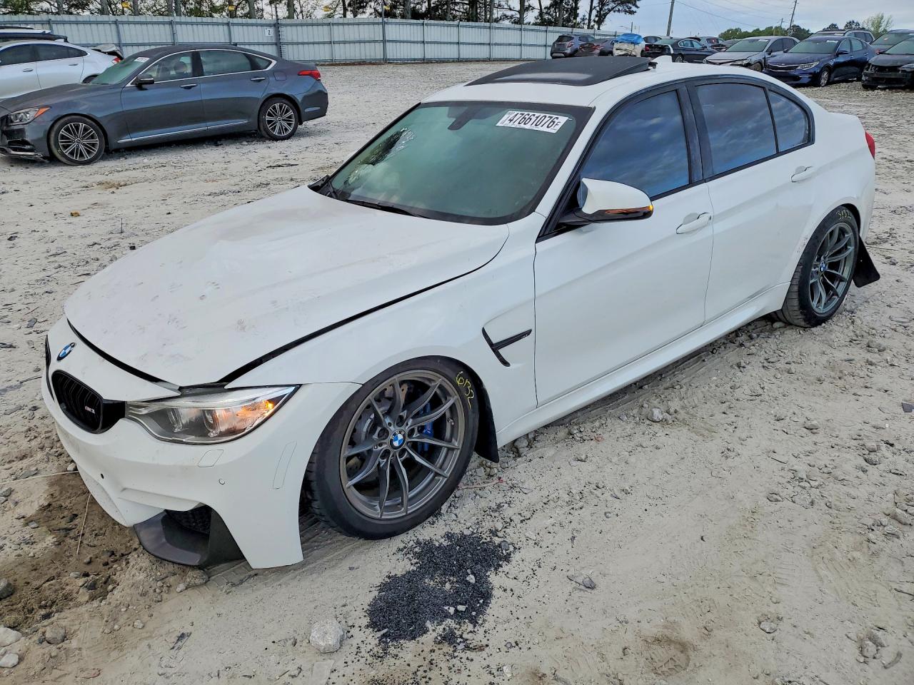 2015 BMW M3, VIN WBS3C9C55FP805761 — Бок