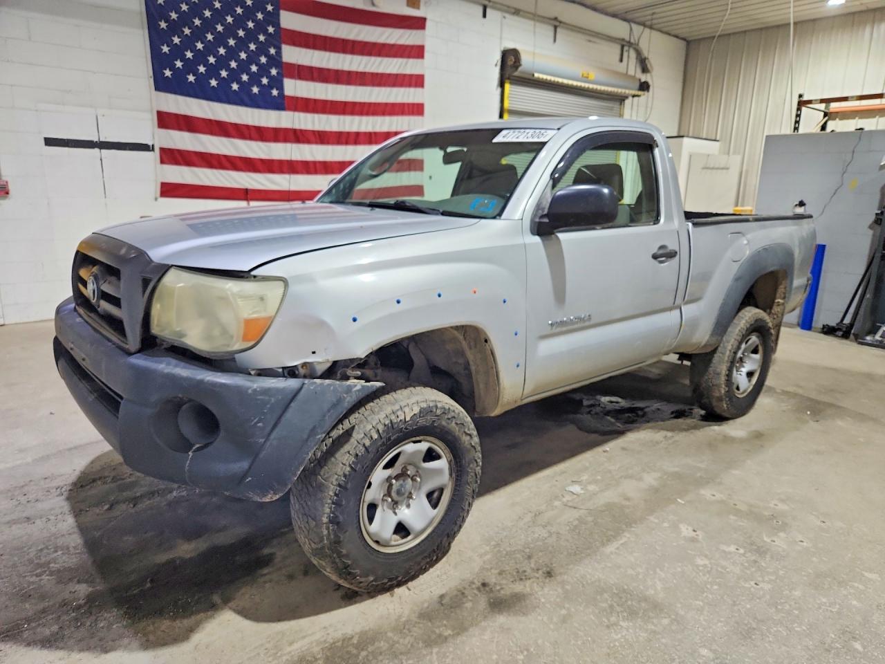 2005 Toyota Tacoma, VIN 5TEPX42N25Z008957 — Front end