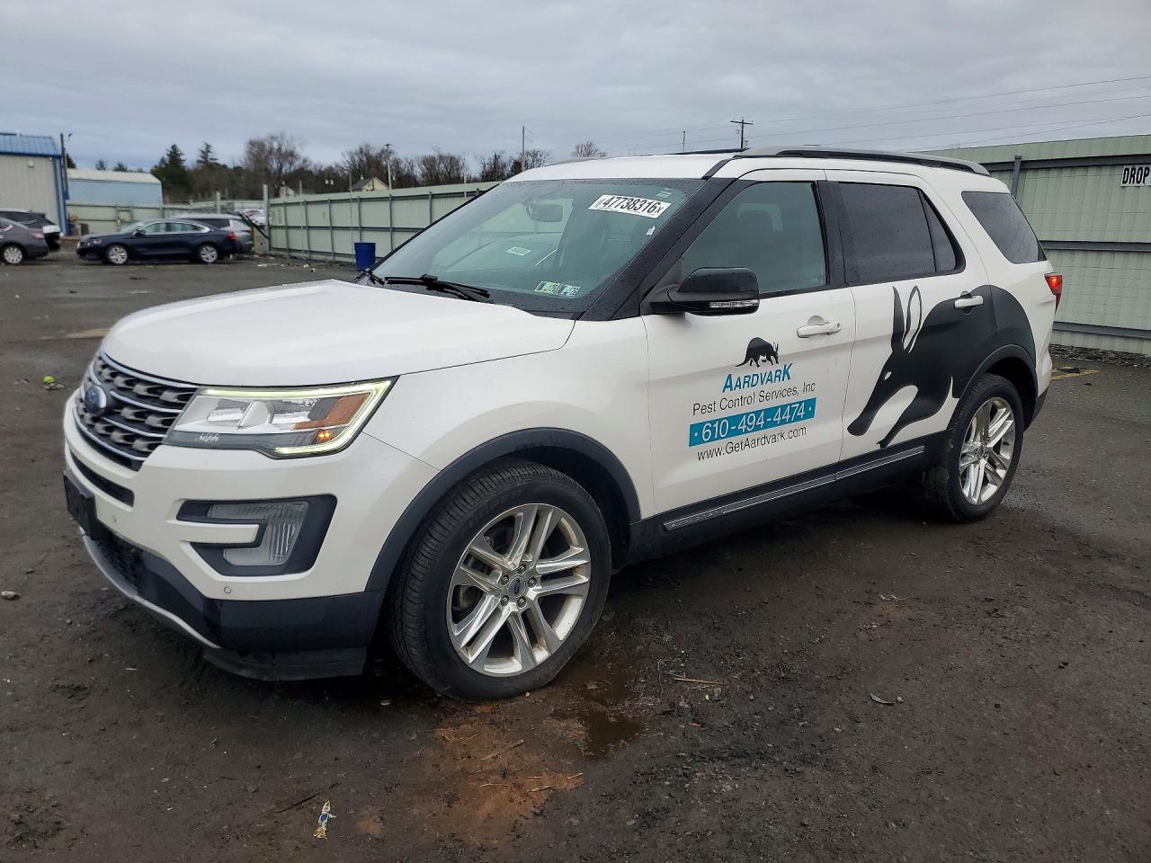 2017 Ford Explorer XLT, VIN 1FM5K8D87HGC59257 — Minor dents and scratches
