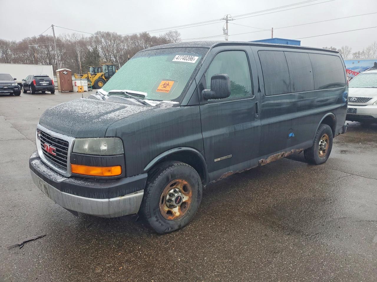 2004 GMC Savana, VIN 1GJHG35U641234387 — Side