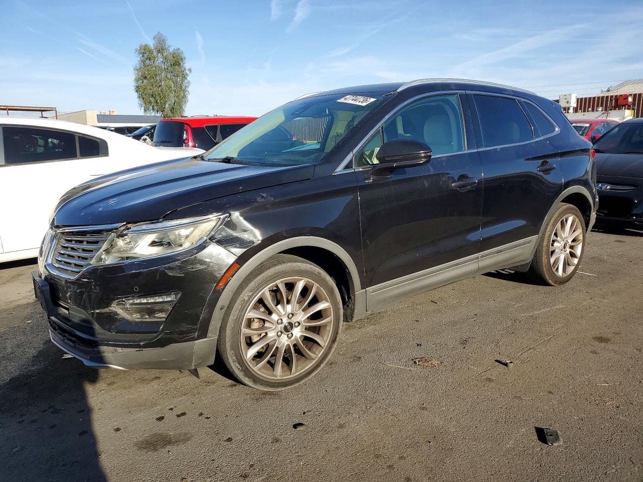 2015 Lincoln MKC, VIN 5LMCJ1A97FUJ33359 — Front end