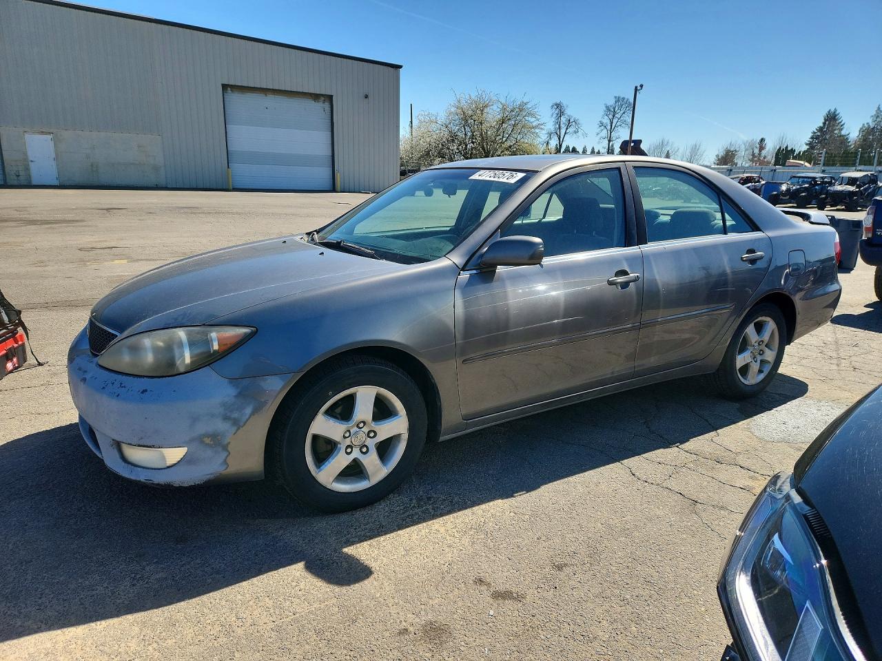 2005 Toyota Camry LE, VIN JTDBE30K950302178 — Side