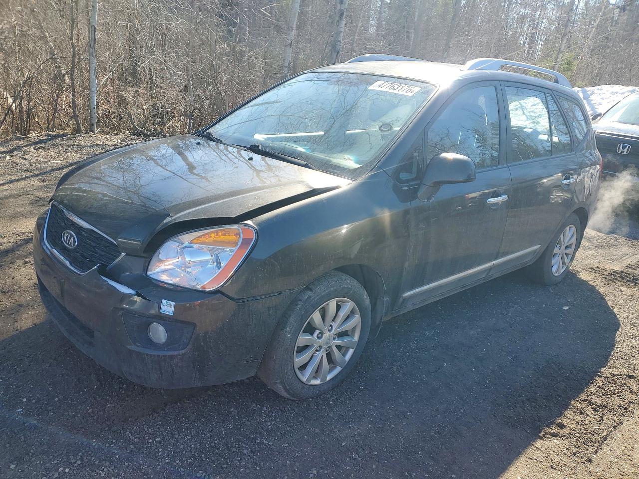 2011 Kia Rondo, VIN KNAHH8C87B7364077 — Front end