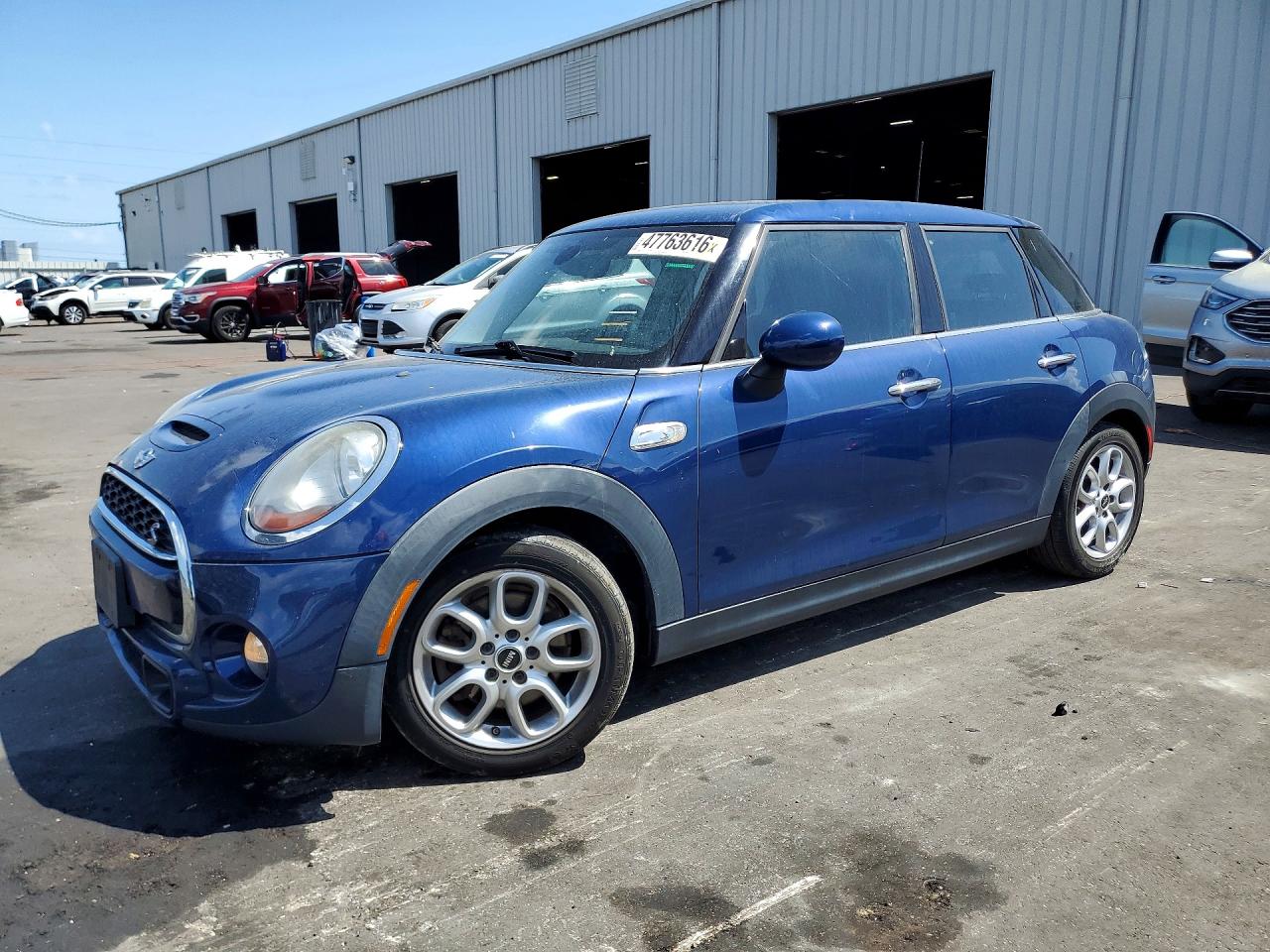 2015 MINI Hardtop 4 Door S, VIN WMWXU3C57F2B61857 — Front end
