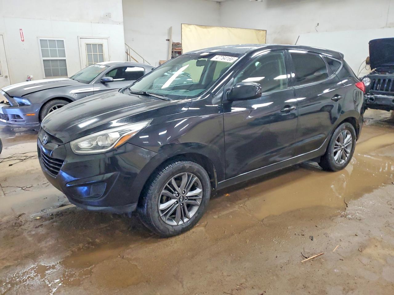 2015 Hyundai Tucson GLS, VIN KM8JTCAF1FU071012 — Engine fire