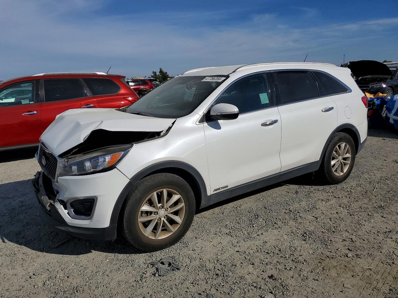 2017 Kia Sorento LX, VIN 5XYPGDA58HG207740 — Front end