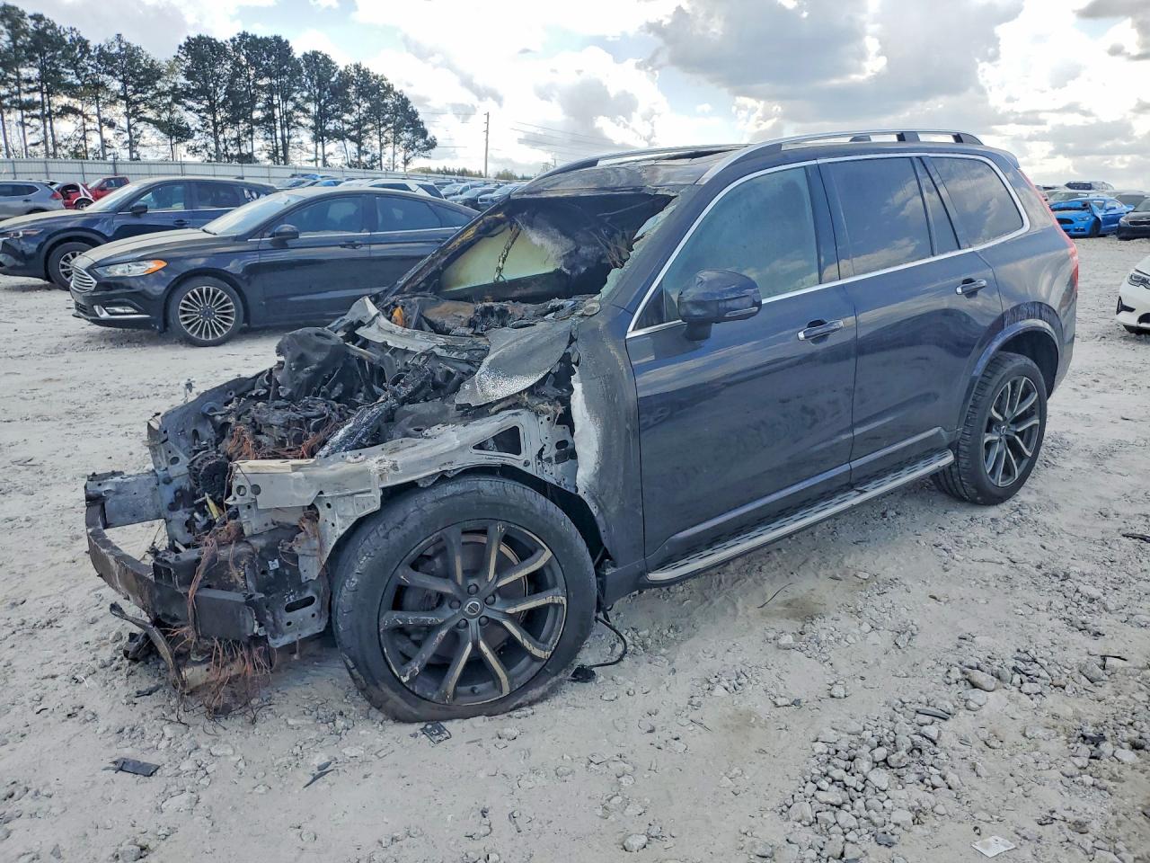 2017 Volvo XC90 Momentum, VIN YV4A22PKXH1132123 — Interior fire