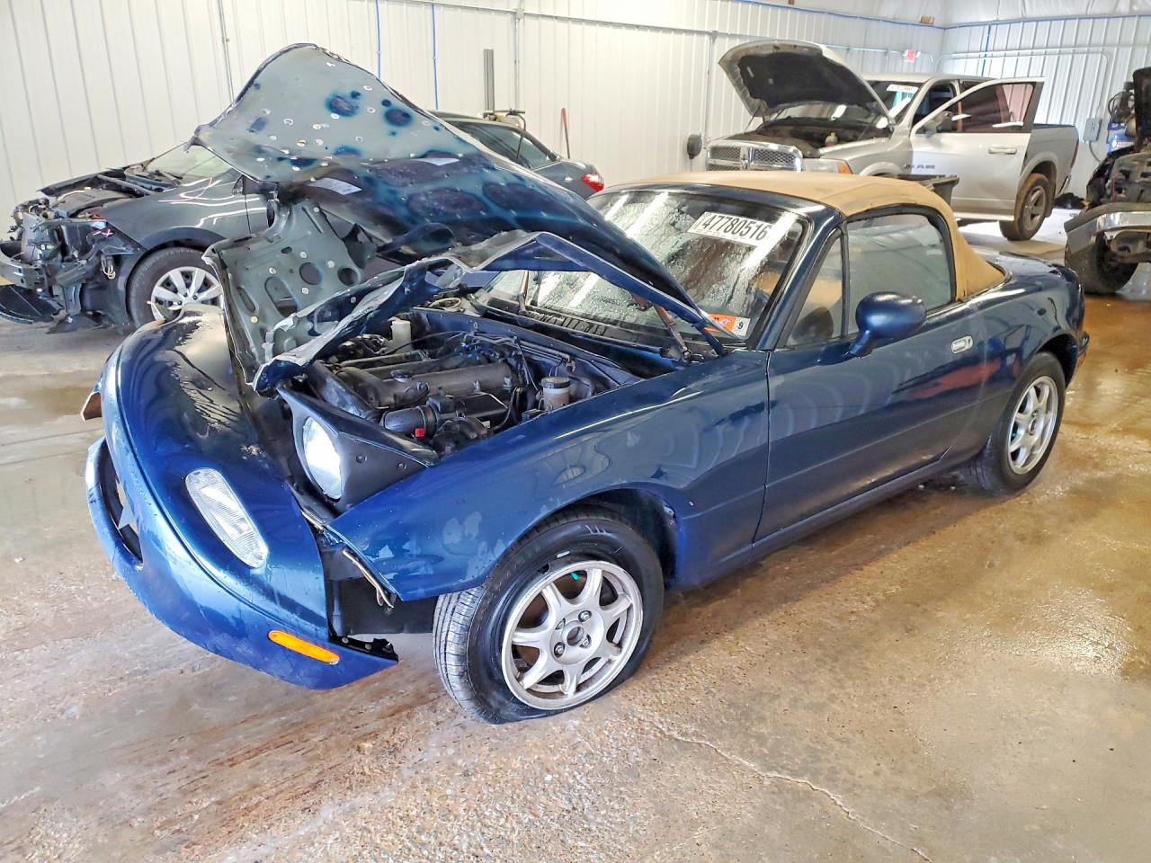 1995 Mazda MX-5 Miata, VIN JM1NA3531S0603419 — Front end