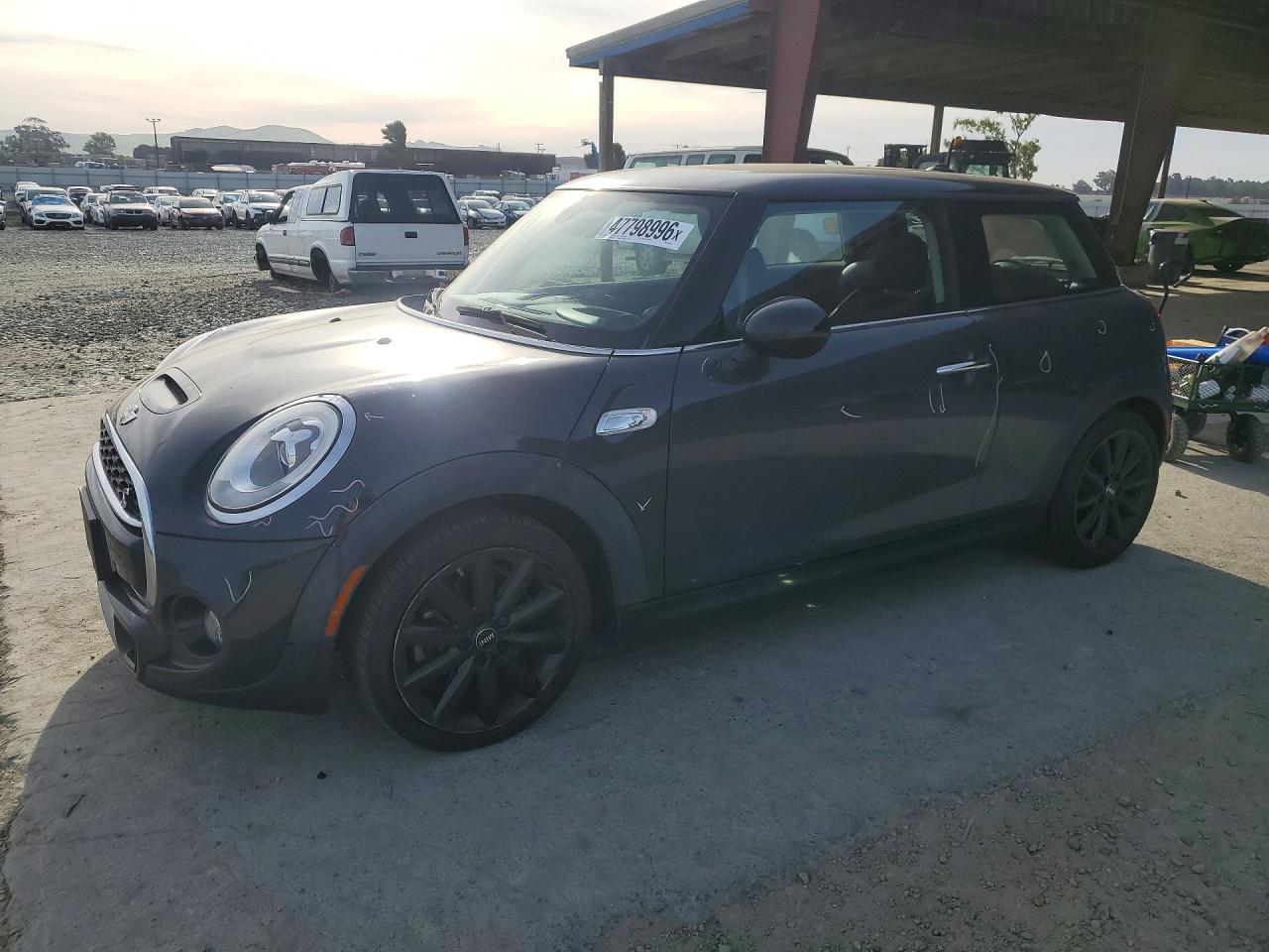2017 MINI Hardtop Cooper S, VIN WMWXP7C3XH3B94541 — Rear end