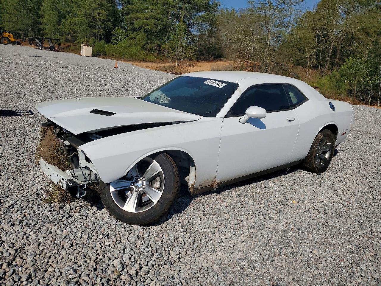 2015 Dodge Challenger SXT, VIN 2C3CDZAG3FH720032 — Front end