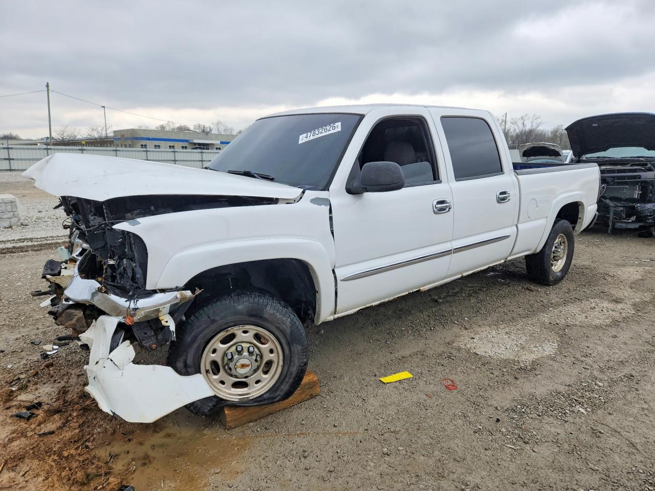 2006 GMC Sierra 1500HD SLE1, VIN 1GTGK13U16F194282 — Front end