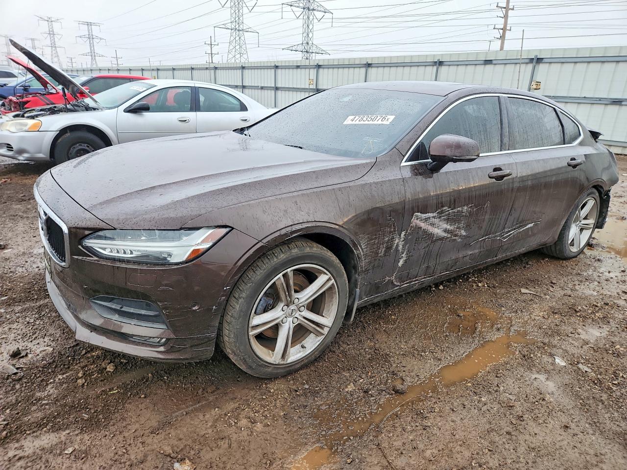 2018 Volvo S90 Momentum, VIN LVY982MK6JP026790 — Rear end