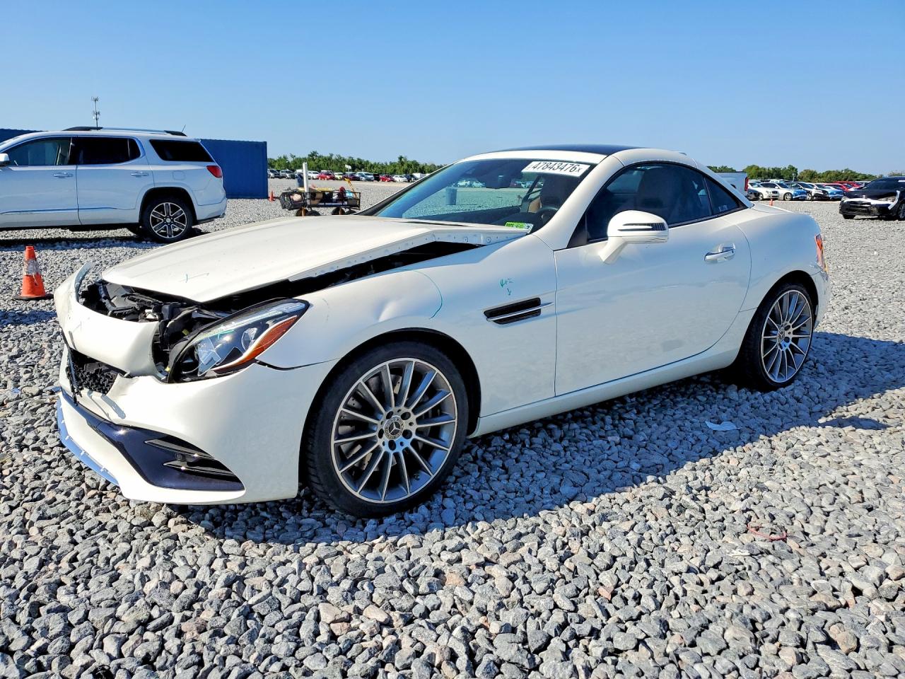 2018 Mercedes-Benz SLC 300, VIN WDDPK3JA6JF149860 — Front end