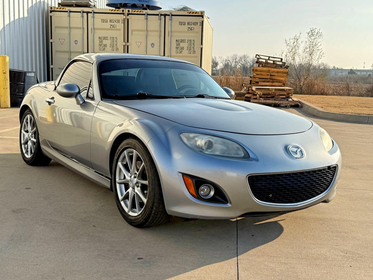 2009 Mazda MX-5 Miata Grand Touring, VIN JM1NC26F290204381 — Minor dents and scratches