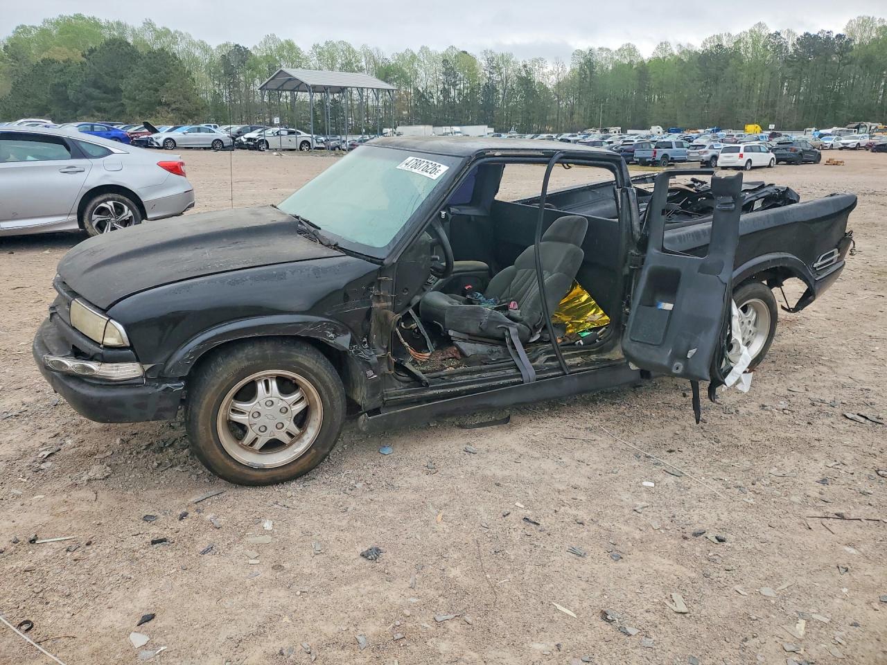 2000 Chevrolet S-10 LS, VIN 1GCCS19W0Y8255930 — All over