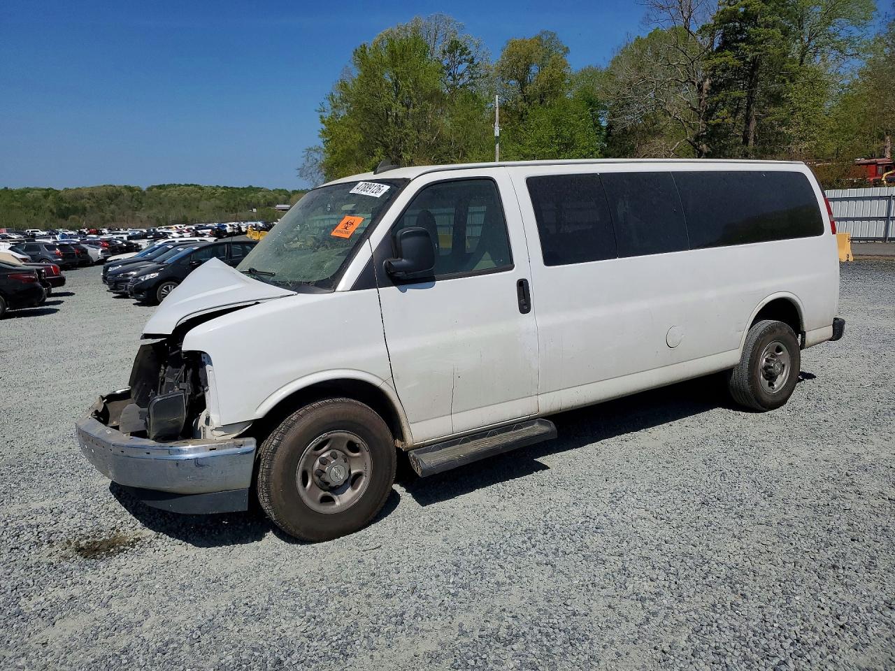 2020 Chevrolet Express Passenger LT, VIN 1GAZGPFG3L1172269 — Front end