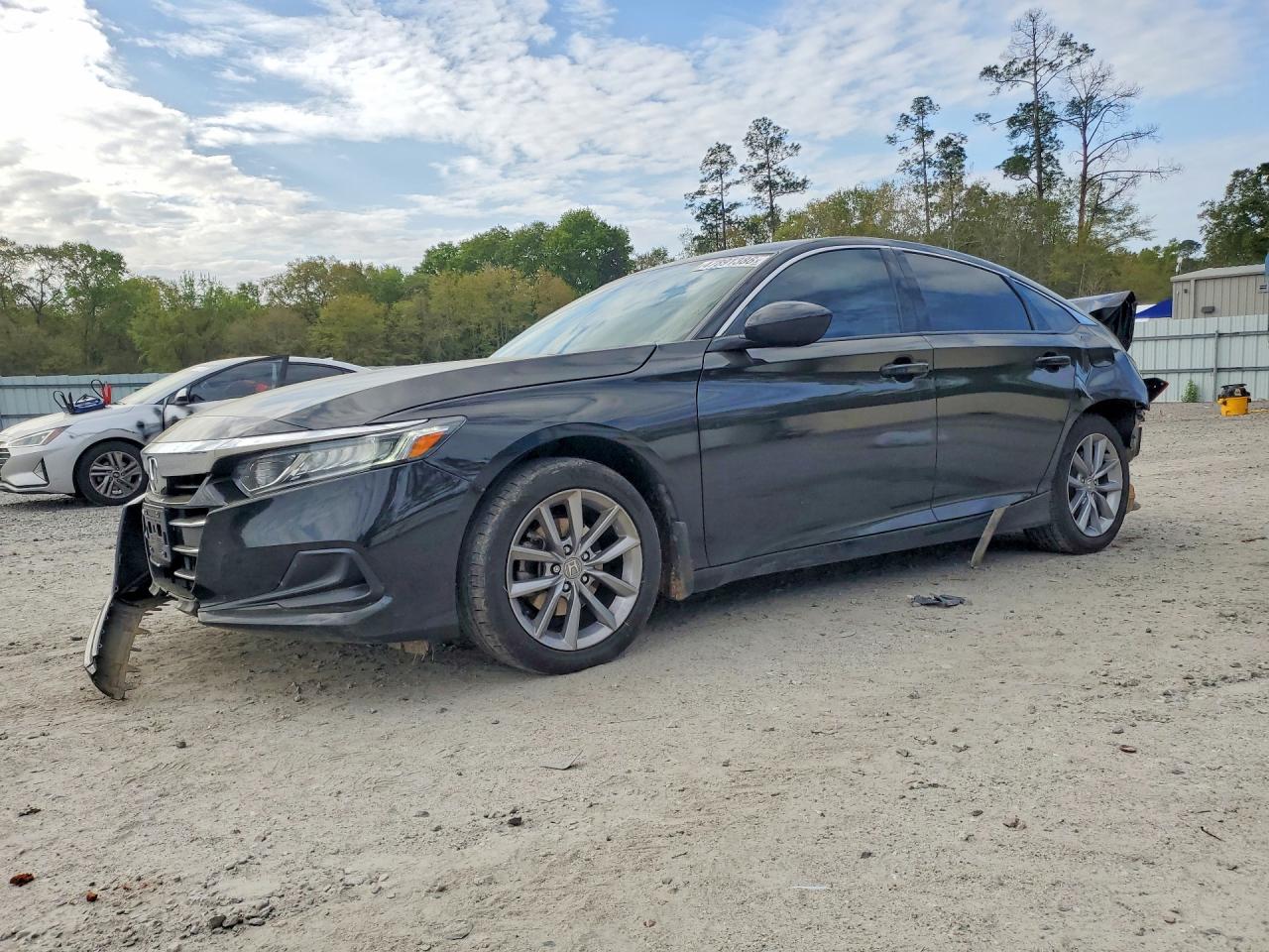 2021 Honda Accord LX, VIN 1HGCV1F14MA086693 — Зад