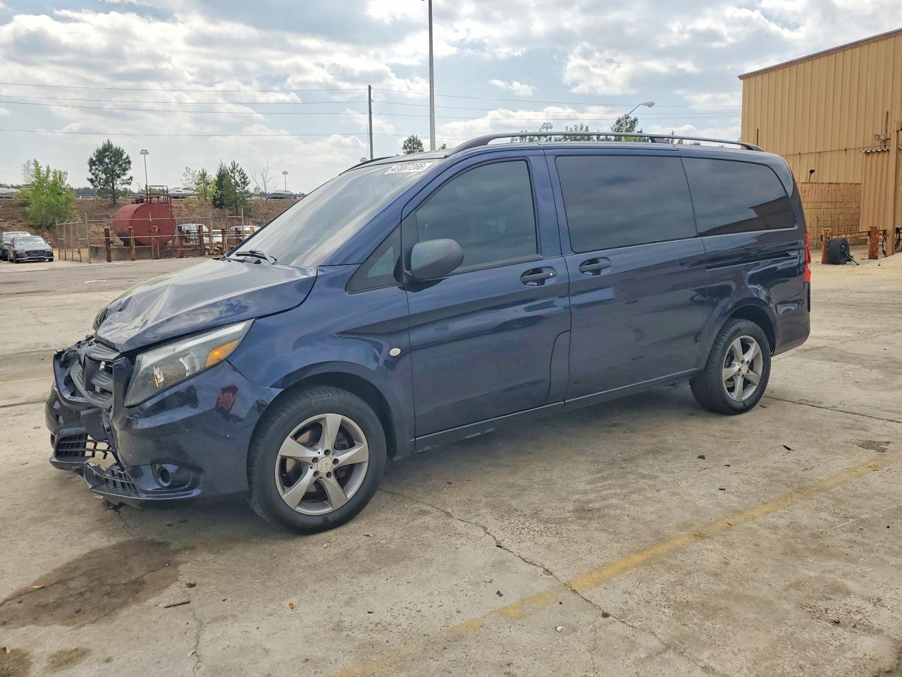 2016 Mercedes-Benz Metris Passenger, VIN WD4PG2EE8G3047575 — Front end