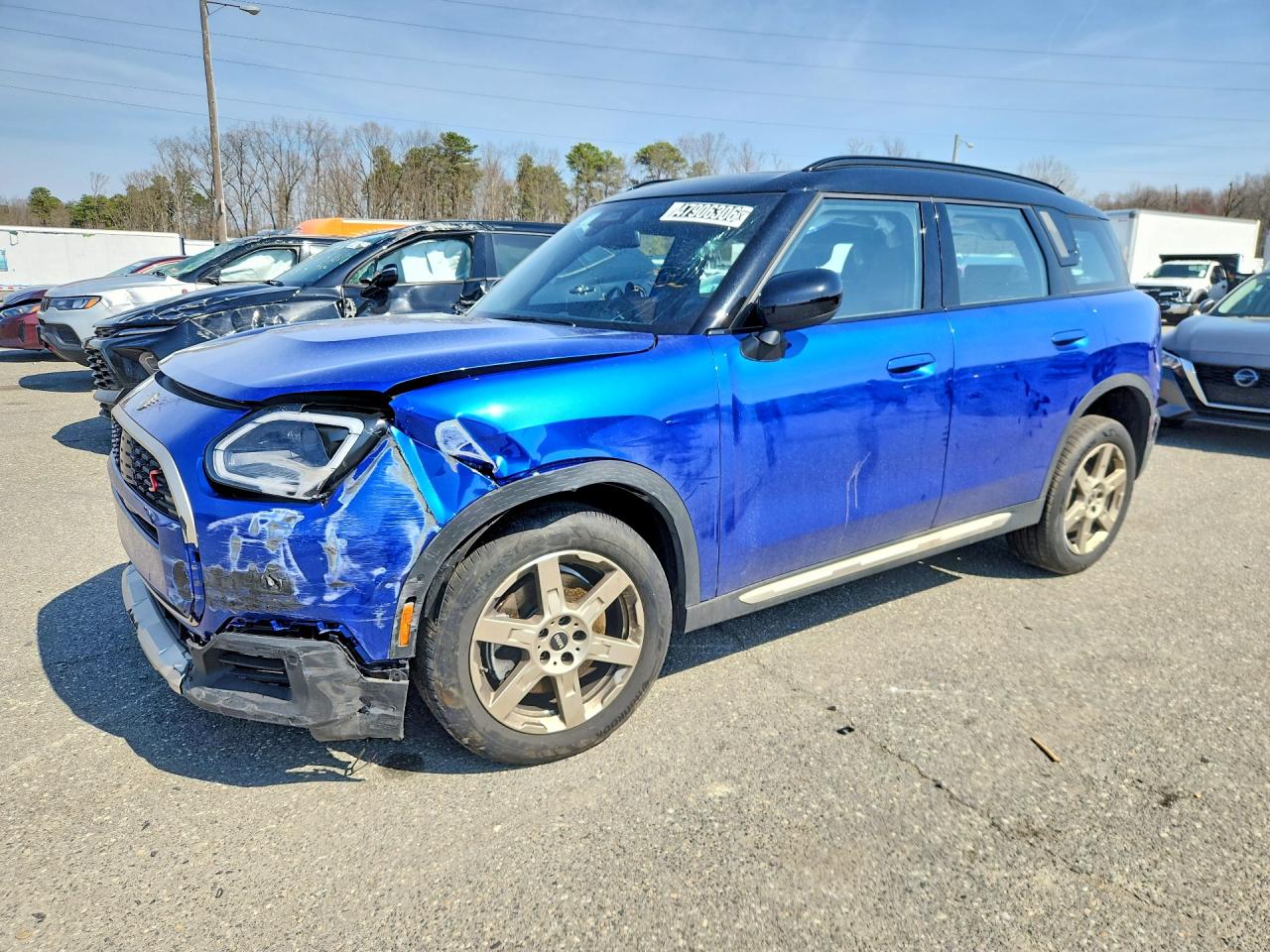 2026 MINI Countryman S, VIN WMZ23GA01T7U85672 — Перед