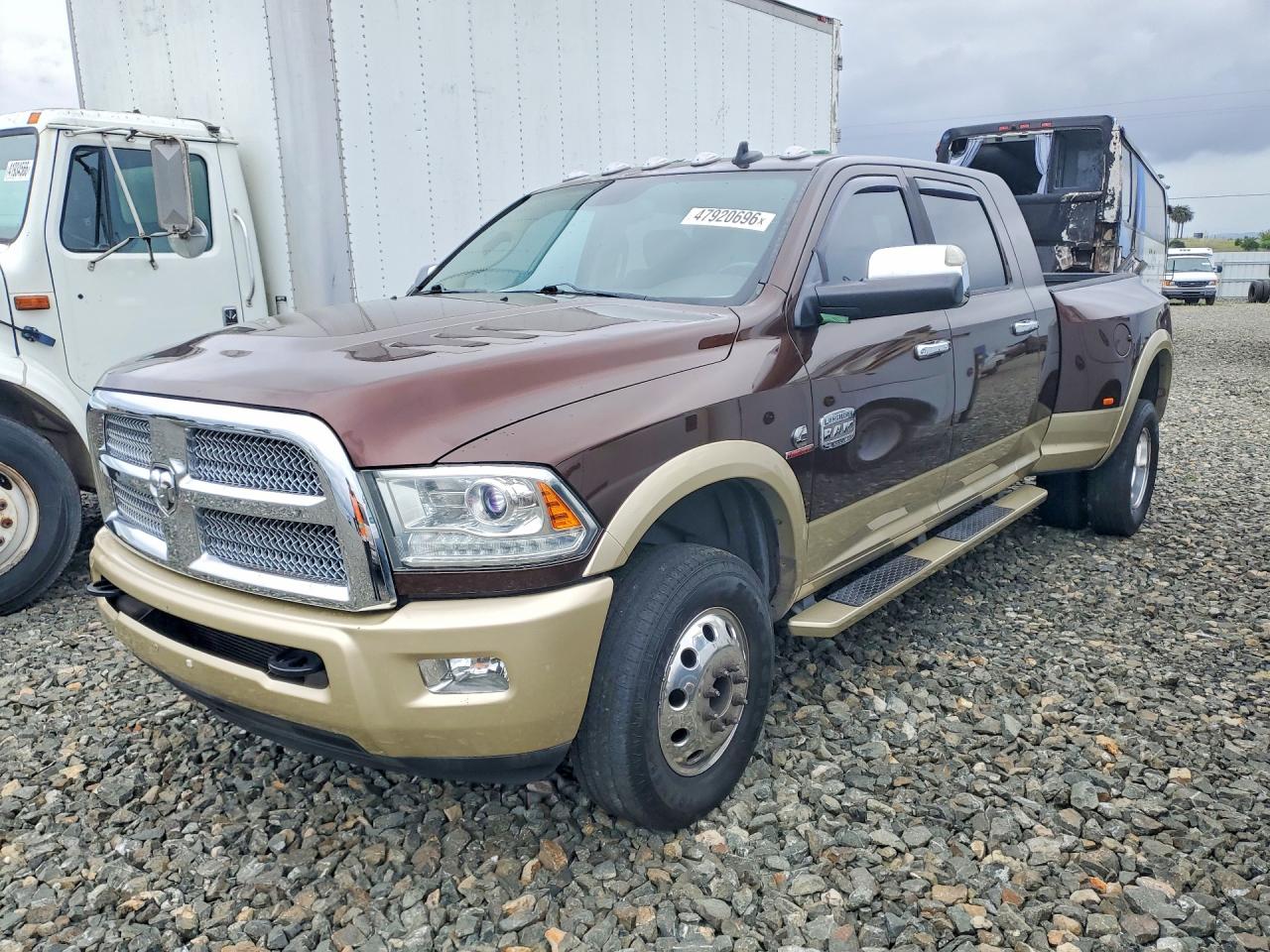 2013 Ram 3500 Laramie Longhorn, VIN 3C63RRNL6DG561547 — Бок