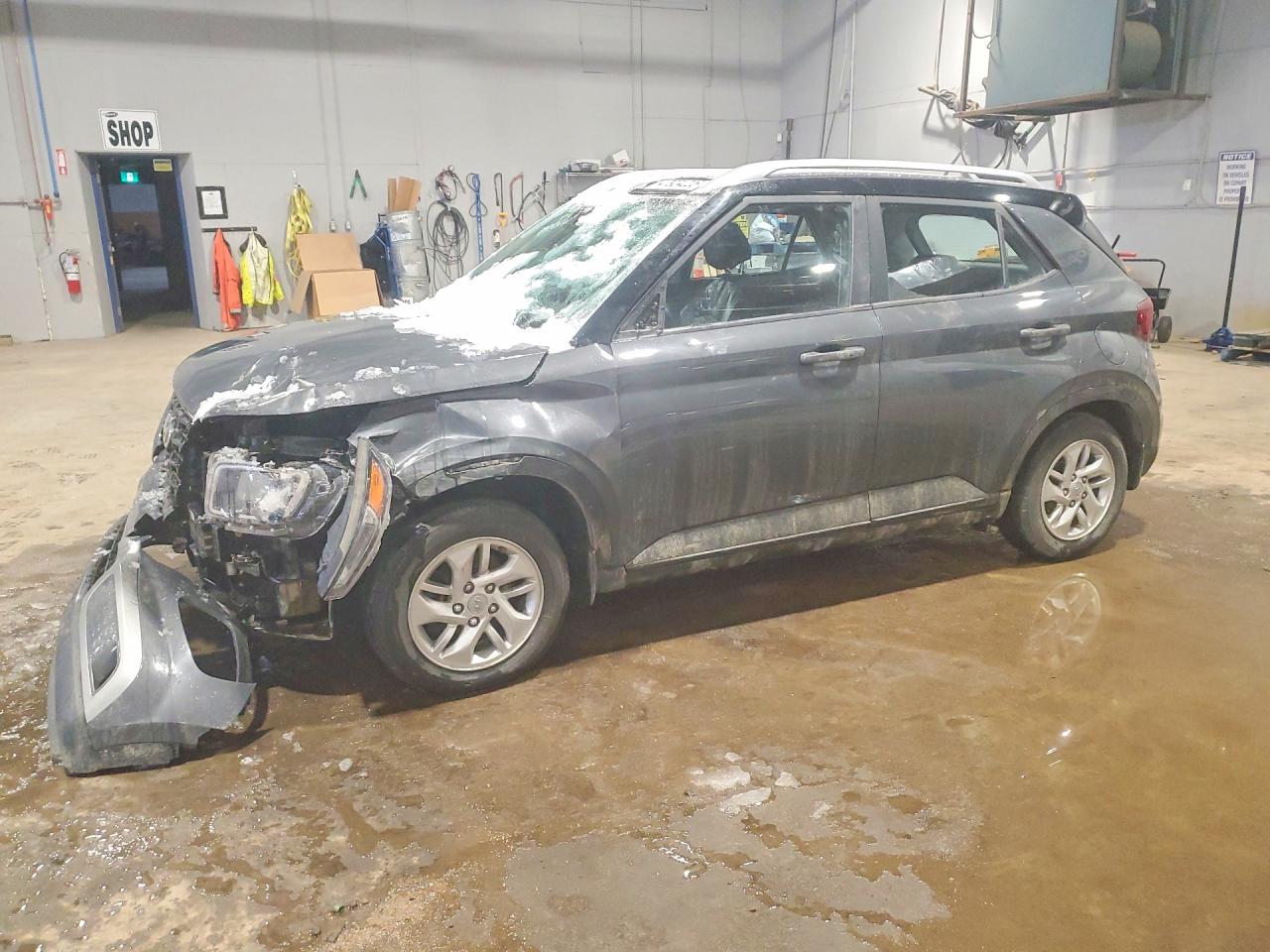 2023 Hyundai Venue Limited, VIN KMHRC8A3XPU264637 — Front end
