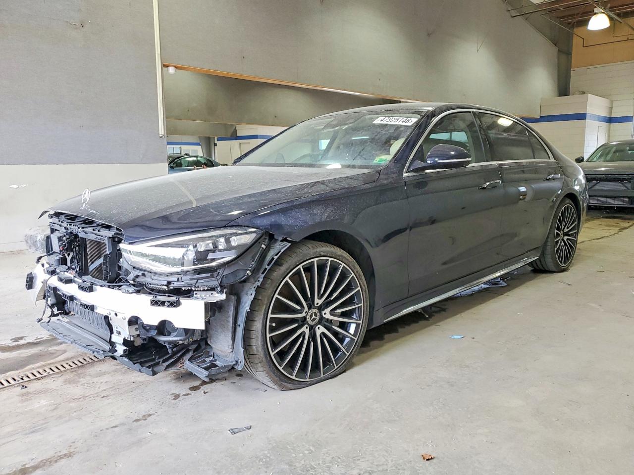 2022 Mercedes-Benz S 580, VIN W1K6G7GB2NA135526 — Front end