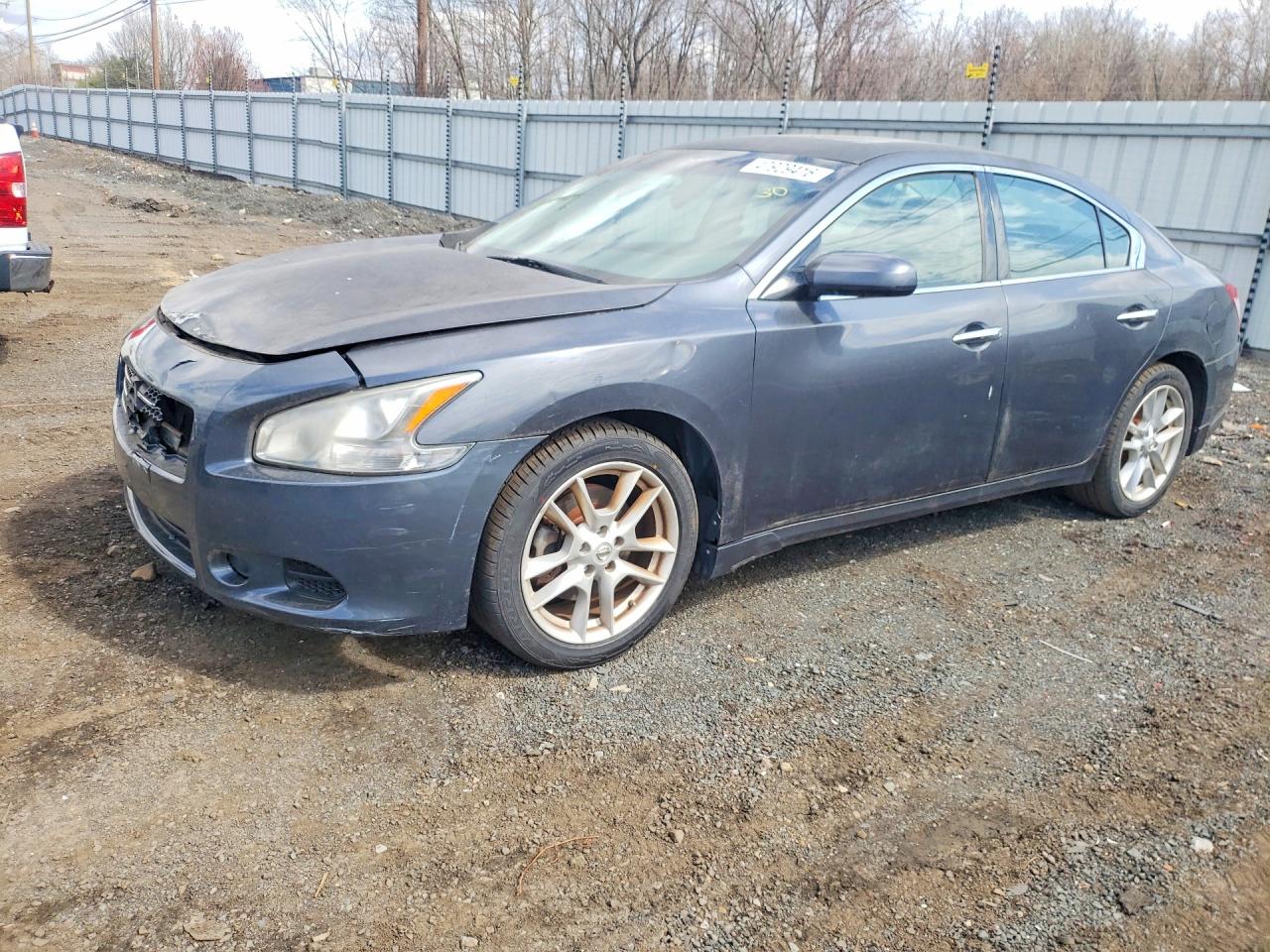 2010 Nissan Maxima SV, VIN 1N4AA5AP7AC811620 — Бок