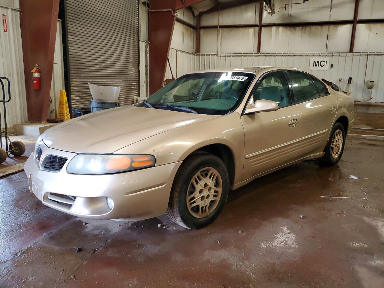 2005 Pontiac Bonneville SE, VIN 1G2HX52K95U126114 — Front end