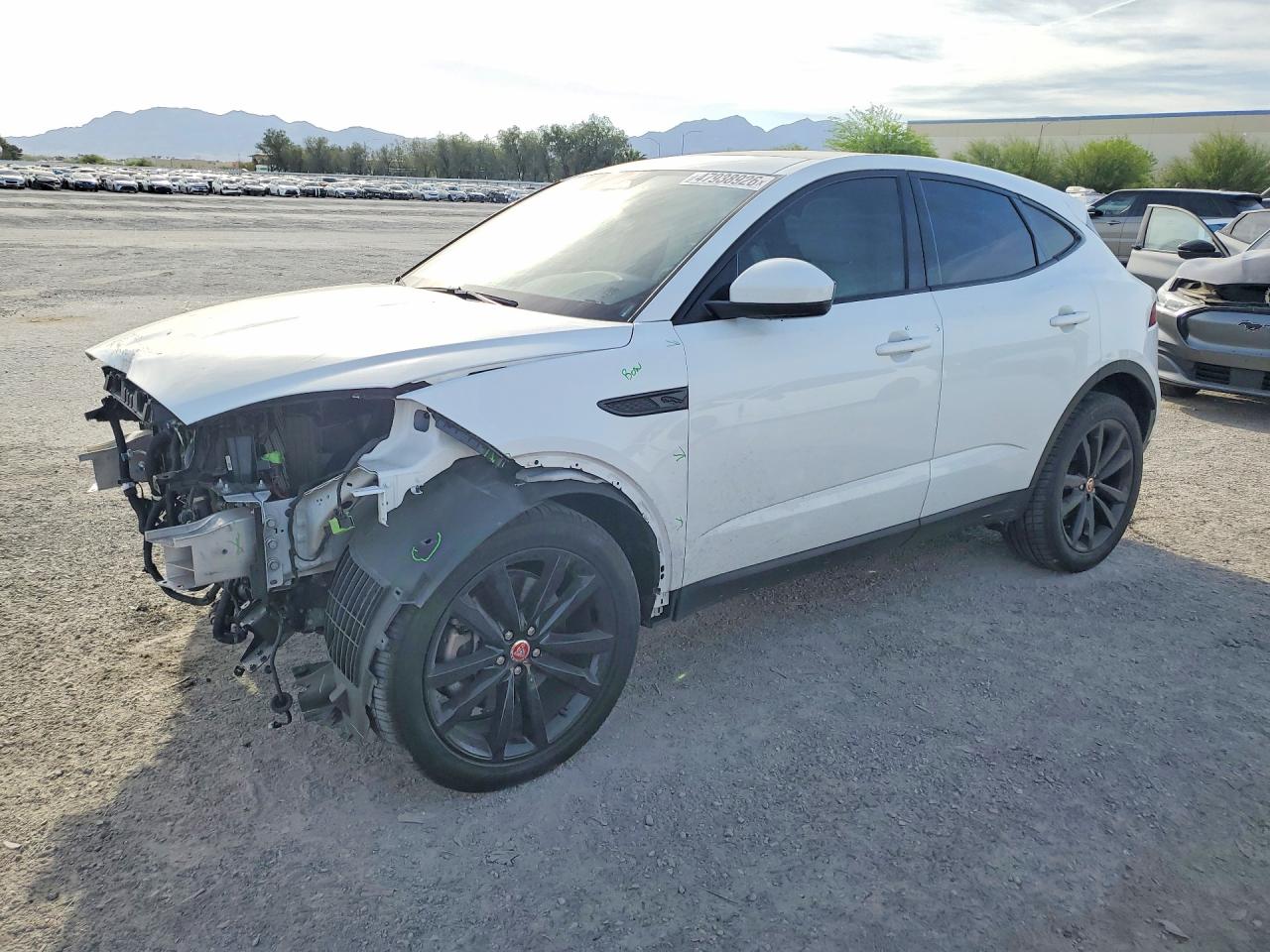 2022 Jaguar E-Pace SE, VIN SADFP2FX4N1030503 — Перед