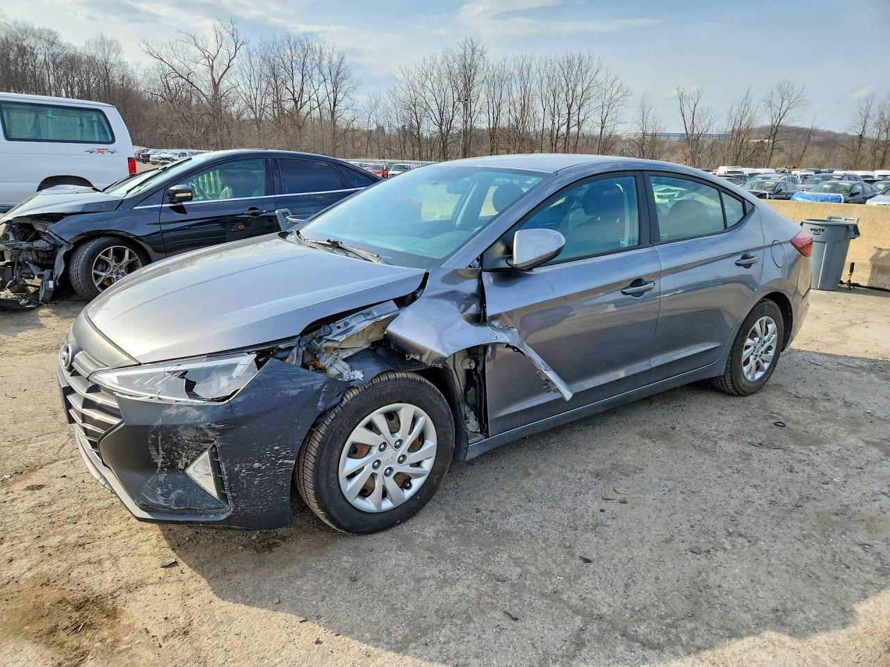 2019 Hyundai Elantra SE, VIN KMHD74LF4KU855988 — Front end