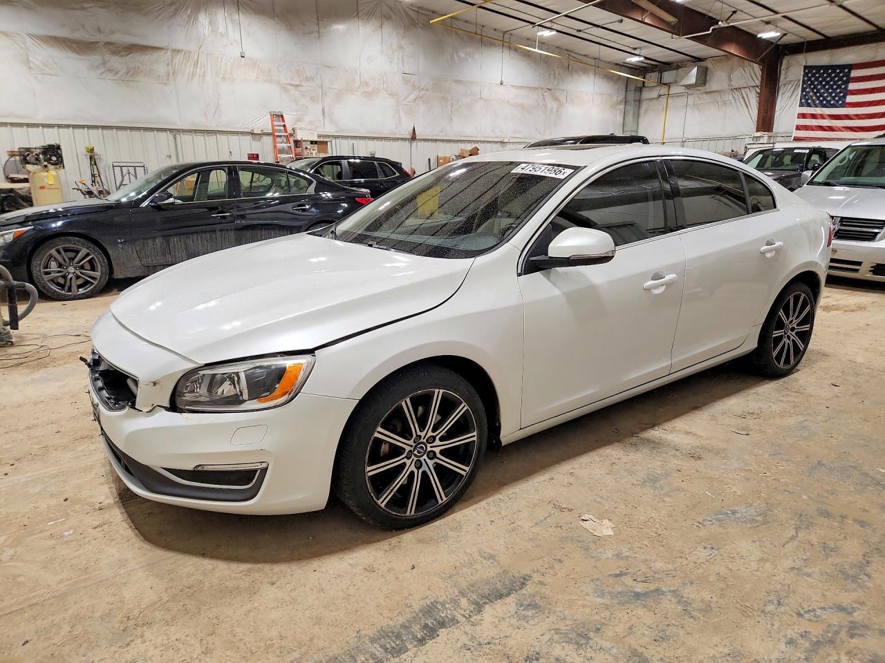 2016 Volvo S60 T5 Platinum, VIN LYV612TM4GB104358 — Front end