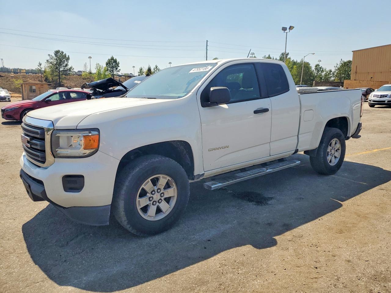 2016 GMC Canyon 2WD, VIN 1GTH5BEA3G1346517 — Minor dents and scratches