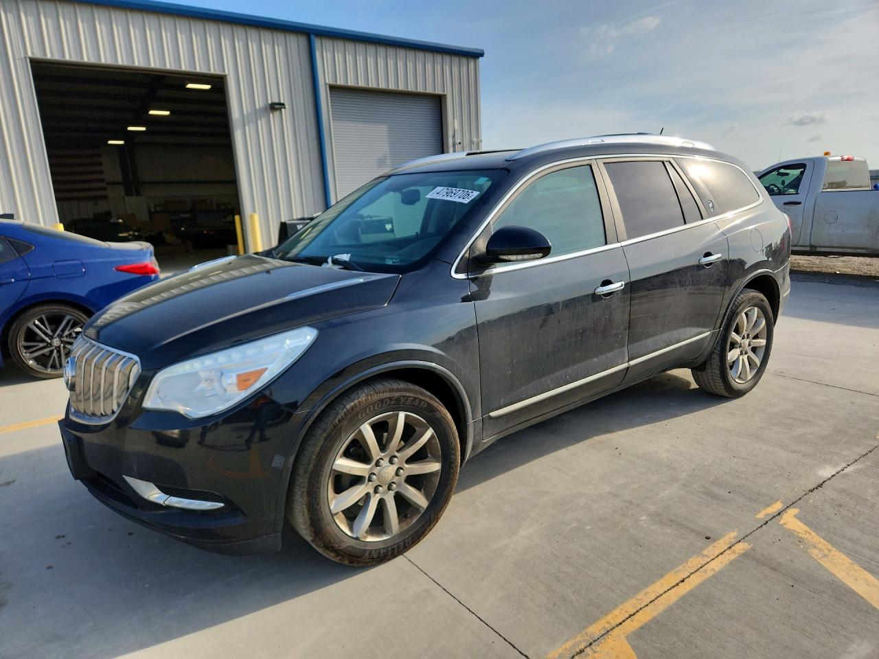 2013 Buick Enclave Premium, VIN 5GAKRDKD4DJ240062 — Front end