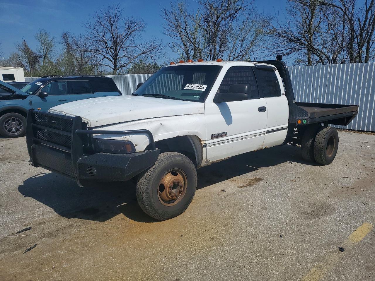 1996 Dodge 3500, VIN 3B7MF33C5TM173988 — Front end