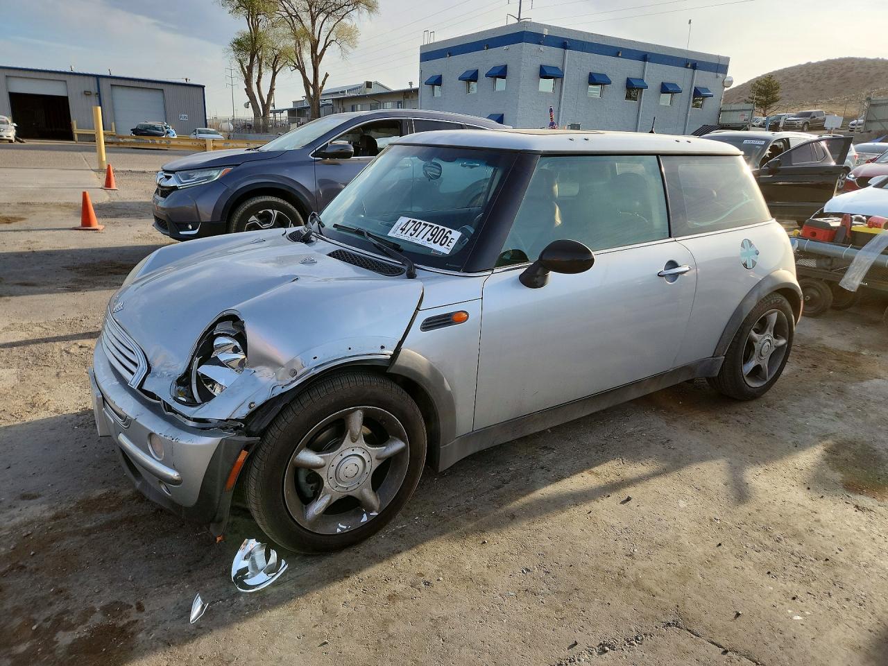 2002 MINI Hardtop, VIN WMWRC33472TC34801 — Перед