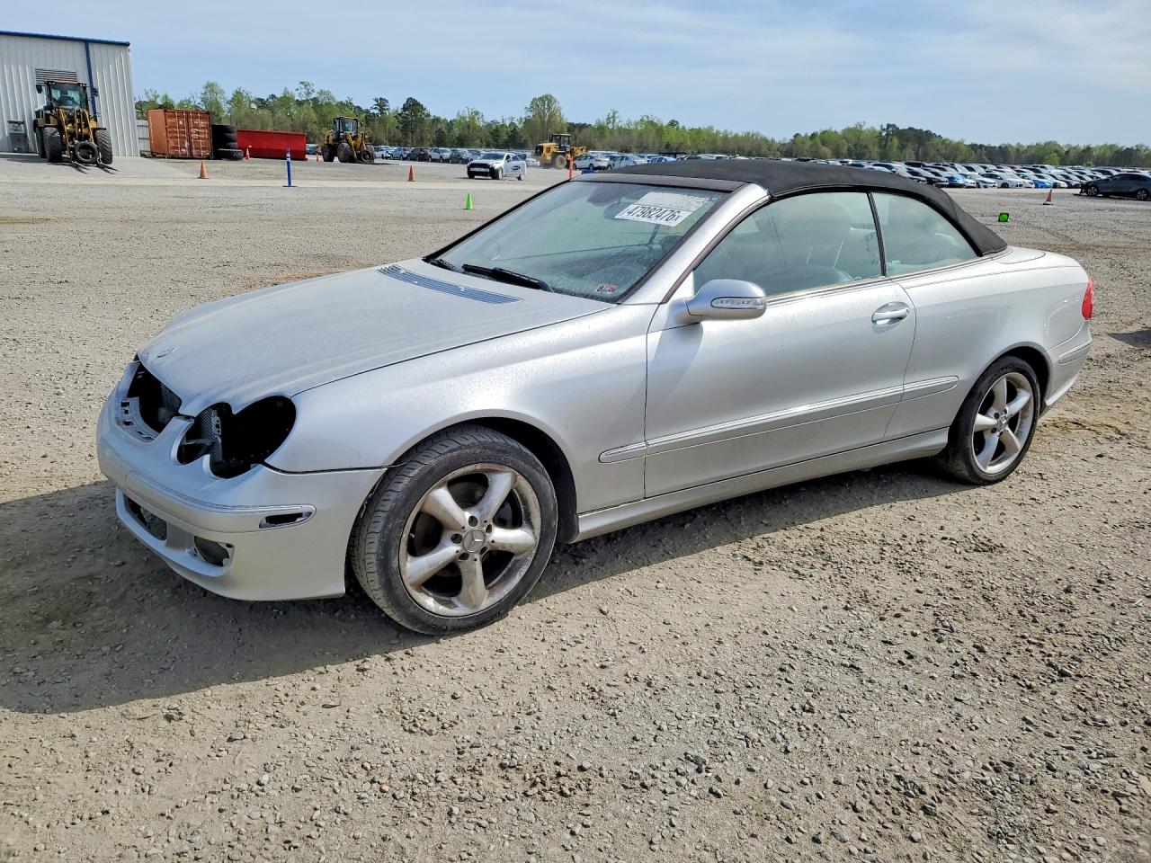 2005 Mercedes-Benz CLK 320, VIN WDBTK65J05F130875 — Front end