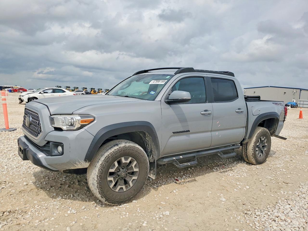 2019 Toyota Tacoma SR5, VIN 5TFAZ5CN5KX085197 — Rear end