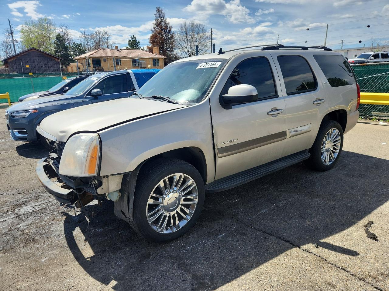 2007 GMC Yukon SLT, VIN 1GKFK13097R236310 — Front end