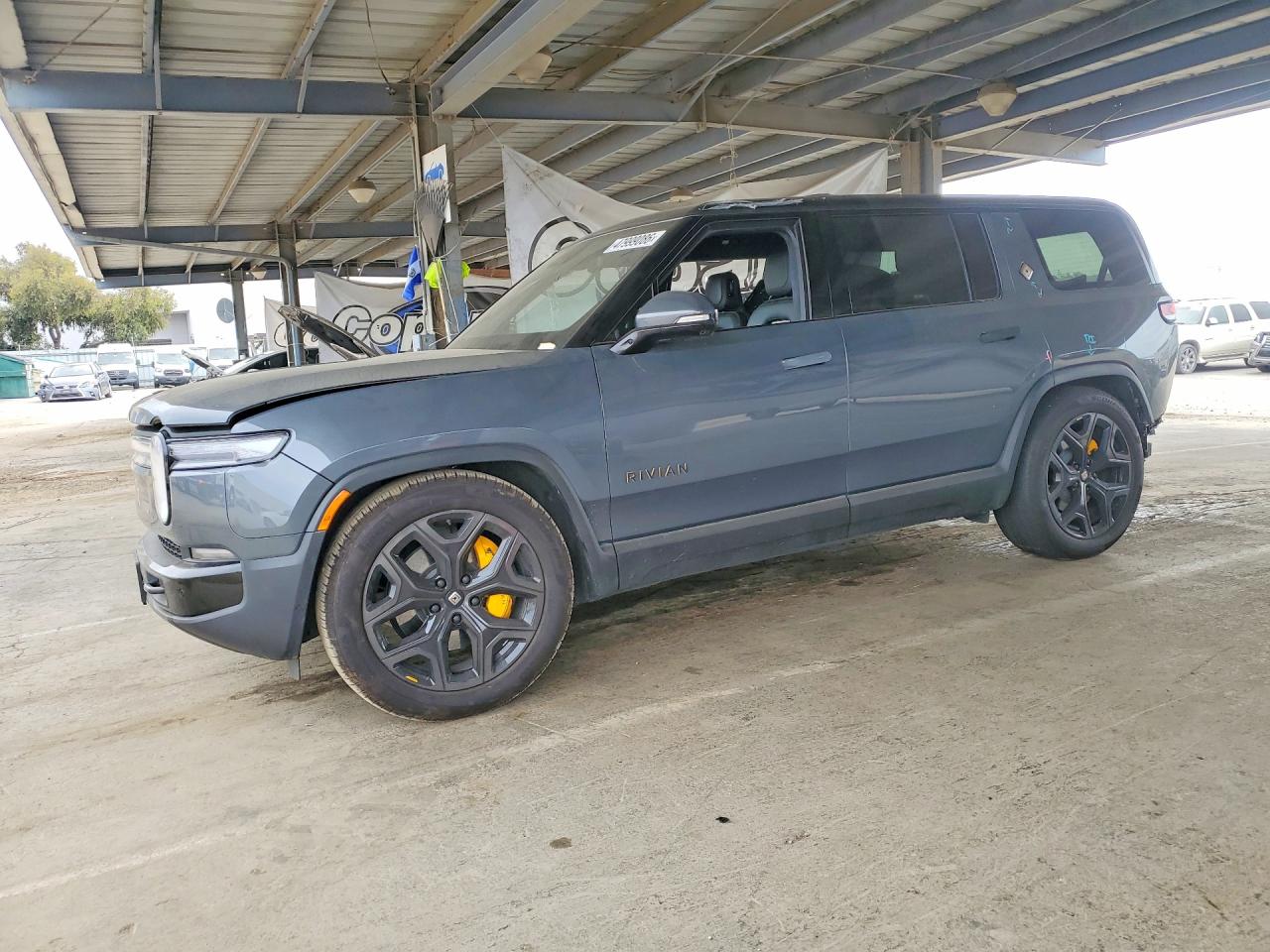 2026 Rivian R1S, VIN 7PDSGBBP5TN075819 — Rear end