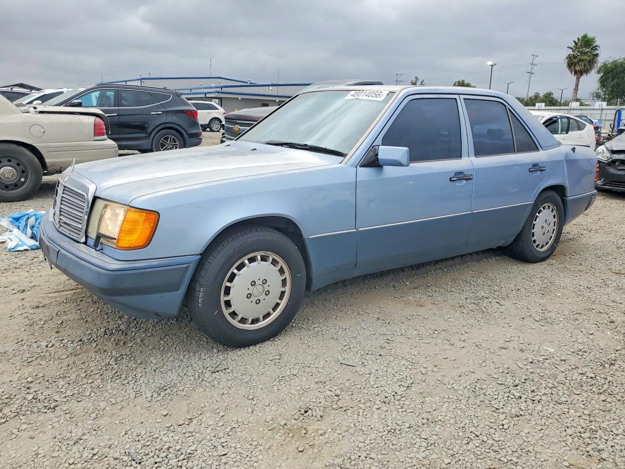 1992 Mercedes-Benz 300 E, VIN WDBEA30DXNB745842 — Rear end