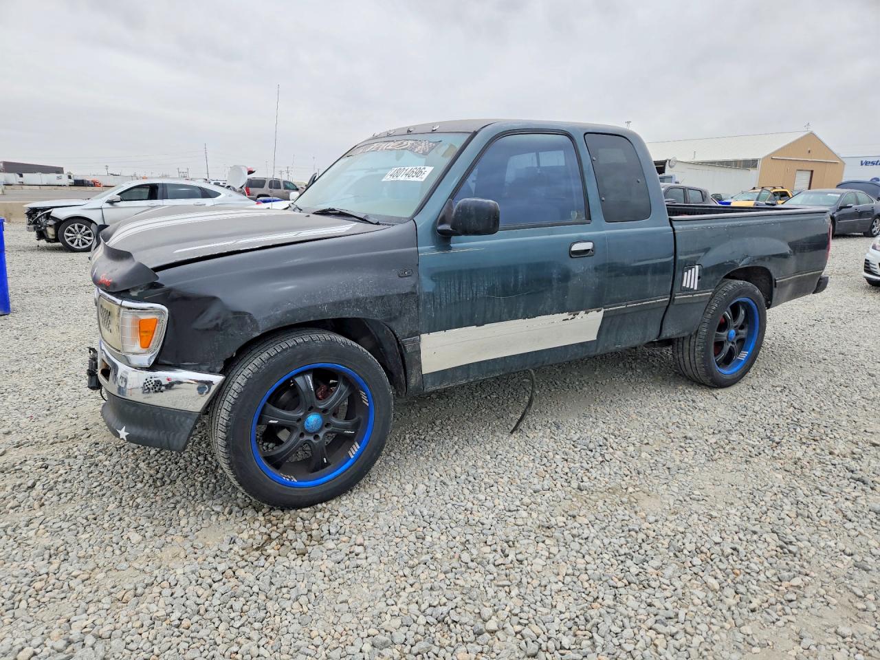 1996 Toyota T100 DX, VIN JT4TN12D7T0023588 — Front end