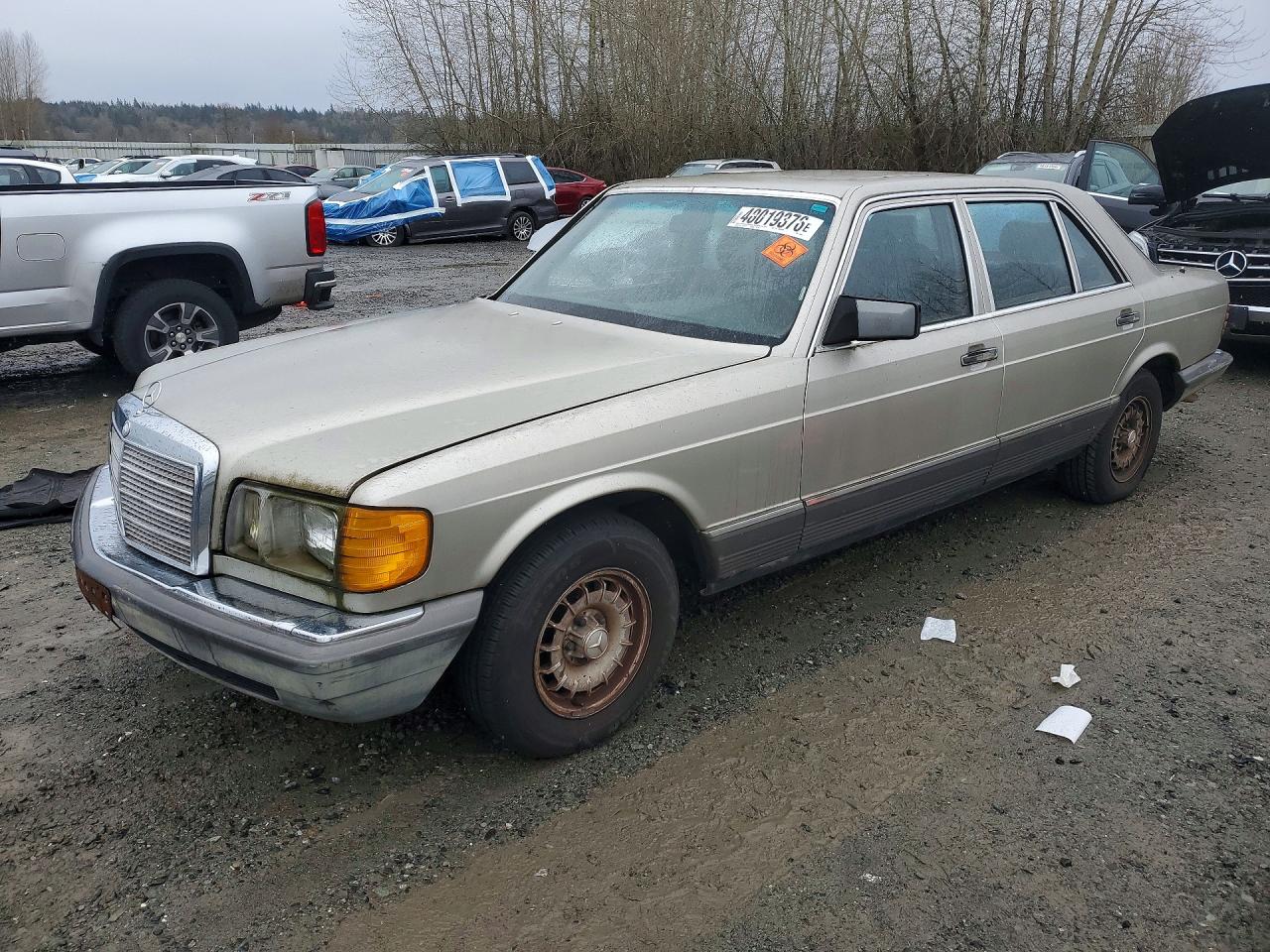 1985 Mercedes-Benz 500 SEL, VIN WDBCA37D5FA180954 — Side