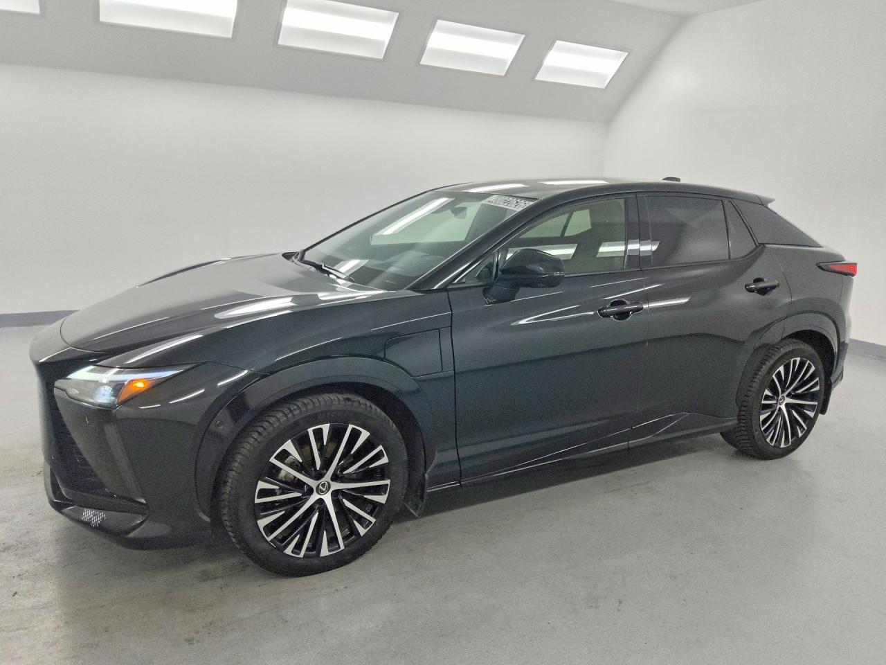 2023 Lexus RZ 450e Premium, VIN JTJAAAAB7PA005401 — Normal wear