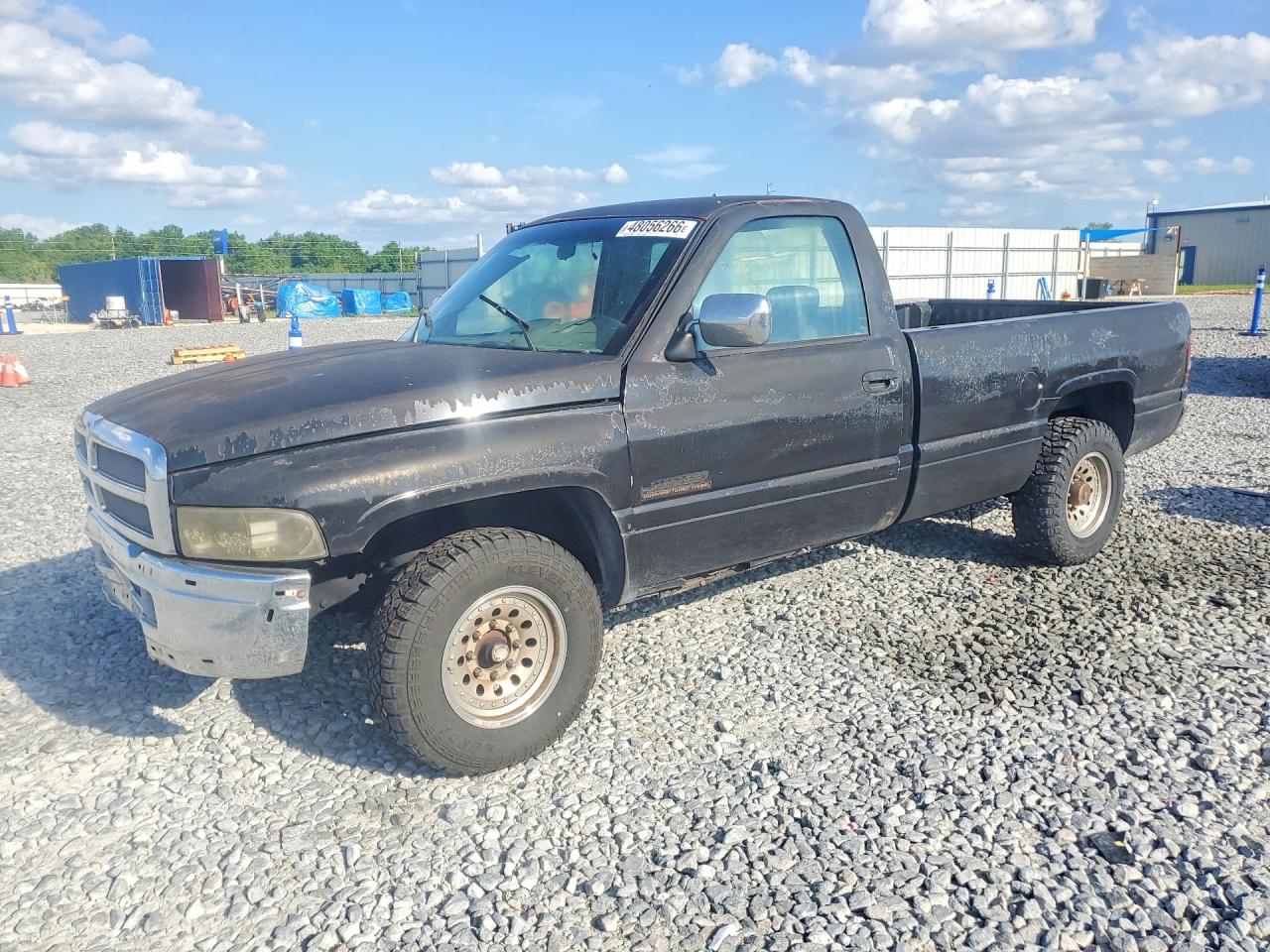1994 Dodge RAM, VIN 1B7KC26C8RS622327 — Side