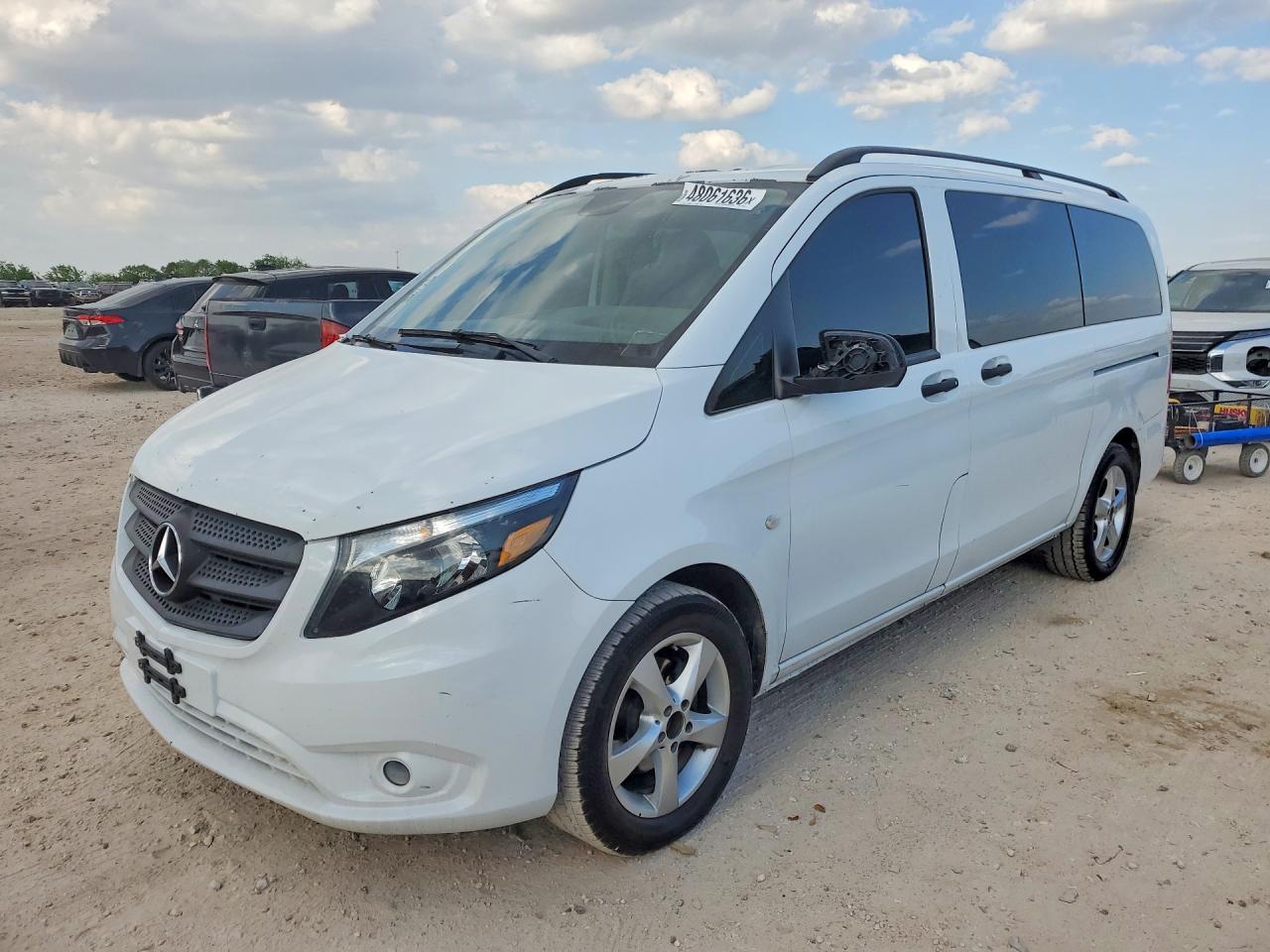 2016 Mercedes-Benz Metris Passenger, VIN WD4PG2EE4G3095963 — Minor dents and scratches
