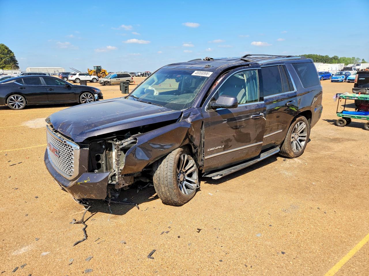 2017 GMC Yukon Denali, VIN 1GKS1CKJ7HR292934 — Front end