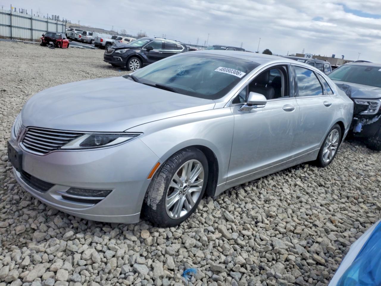 2016 Lincoln MKZ, VIN 3LN6L2G95GR601735 — Side